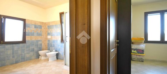 Вилла с 4 комнатами в Ористано, Италия № 111008 8