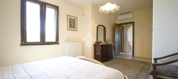 Вилла с 4 комнатами в Ористано, Италия № 111008 7