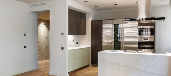 2 bedrooms Penthouse in Ciutat Vella, Spain No. 103337 4