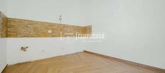 2 Schlafzimmer Wohnung in Robbio, Italy, Nr. 307359 11