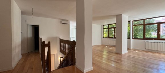 4 bedrooms Duplex in Rome, Italy No. 357021 2