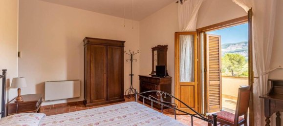 Дом с 15 комнатами в Гаворрано, Италия № 18414 44