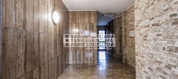 5 rooms Apartment in Cormano, Italy No. 37529 4