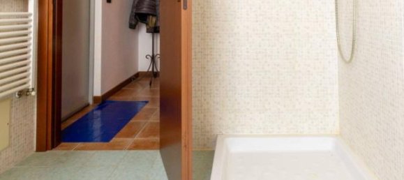 4 rooms Apartment in Lomagna, Italy No. 15502 26