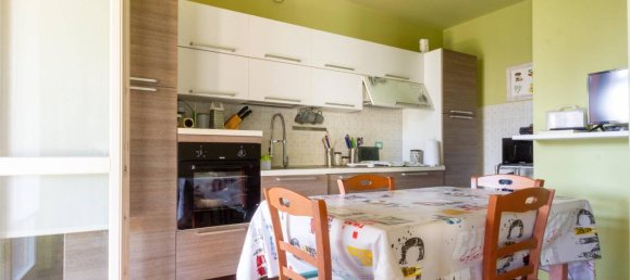 4 rooms Apartment in Lomagna, Italy No. 15502 12