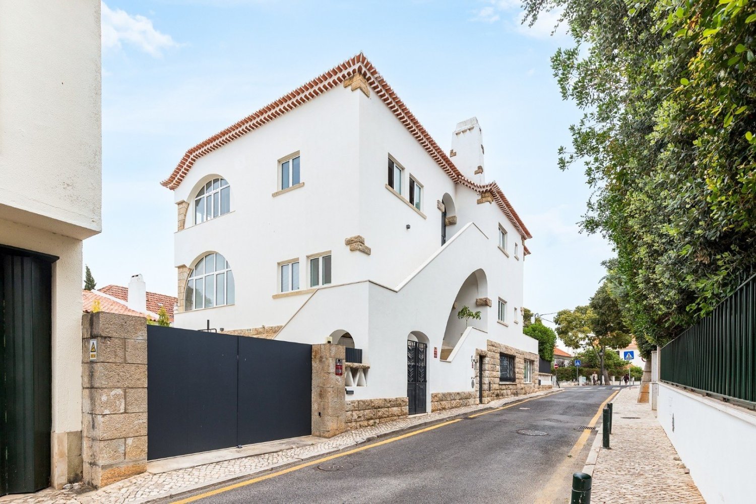 6 bedrooms Villa in Cascais, Portugal No. 336410