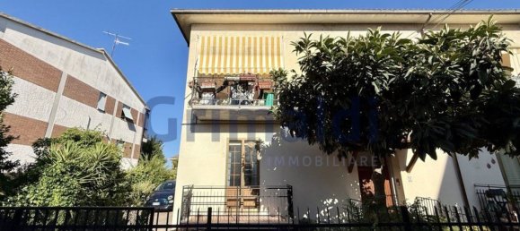 3 rooms Apartment in Grosseto, Italy No. 288596 18