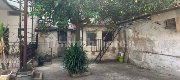 Casa de 5 dormitorios en San Nicola la Strada, Italy No. 319803 5