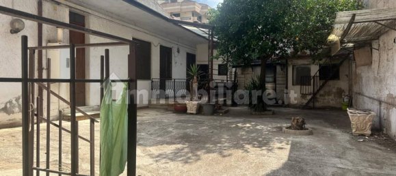 Casa de 5 dormitorios en San Nicola la Strada, Italy No. 319803 4