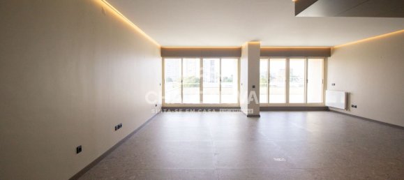 Dúplex de 4 dormitorios en Porto, Portugal No. 117604 4