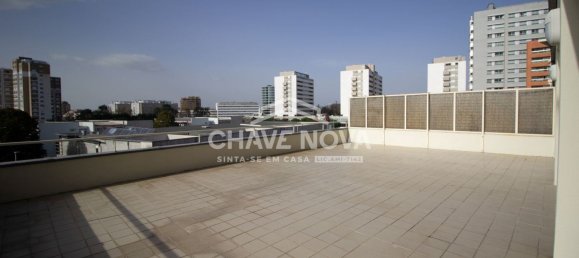 Dúplex de 4 dormitorios en Porto, Portugal No. 117604 33