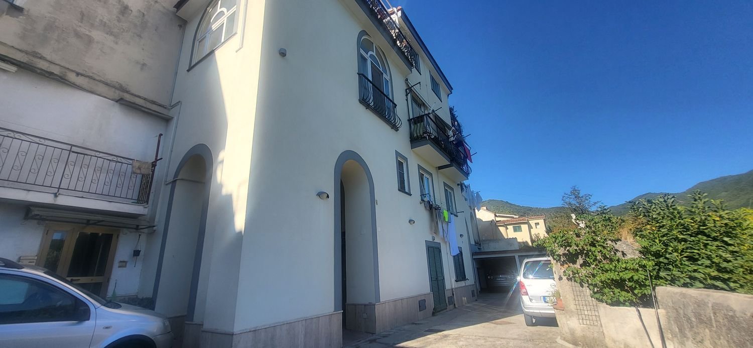 3 bedrooms Apartment in Cava de' Tirreni, Italy No. 360003