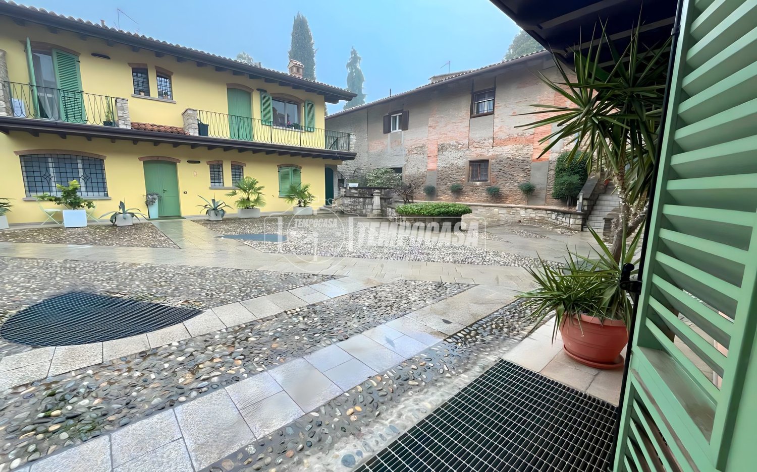 2 bedrooms Apartment in Treviolo, Italy No. 221509