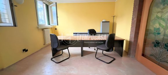 2 bedrooms Apartment in Treviolo, Italy No. 221509 4