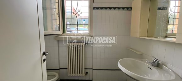 2 bedrooms Apartment in Treviolo, Italy No. 221509 3