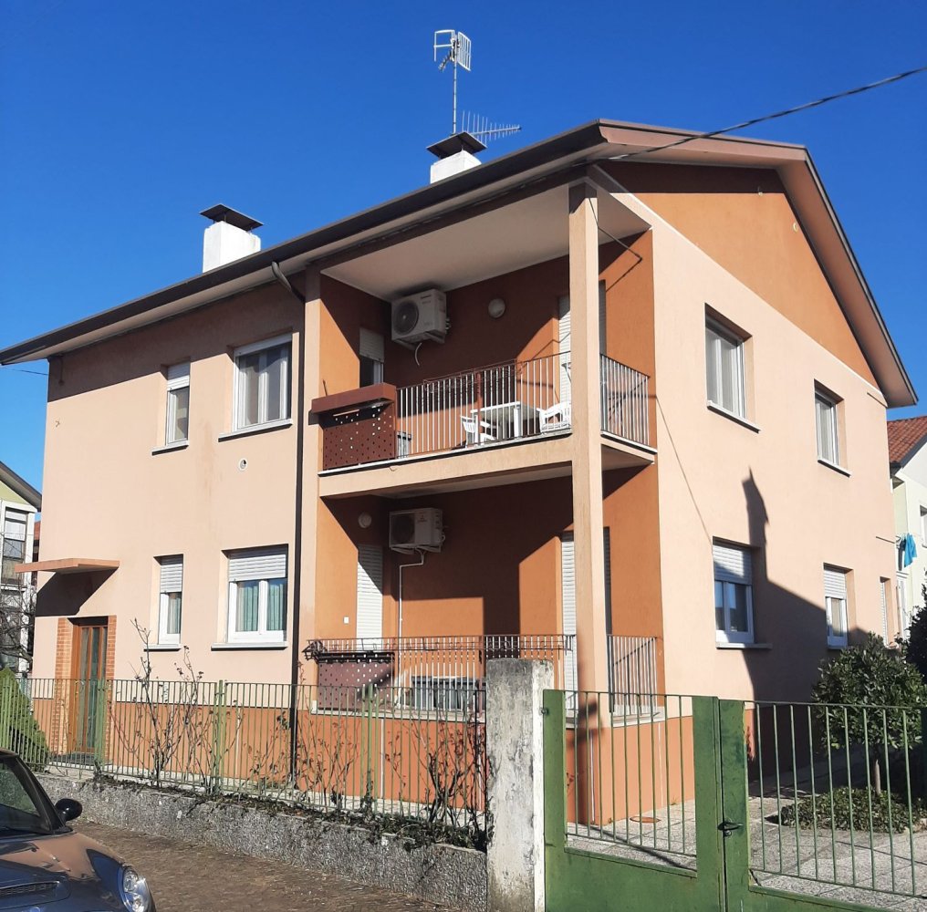7غرفة منزل في Udine, Italy رقم 150899