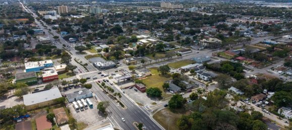 terreno en venta en Miami, Miami-Dade, Florida, USA № 615592 18