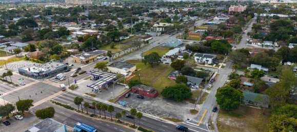 terreno en venta en Miami, Miami-Dade, Florida, USA № 615592 21