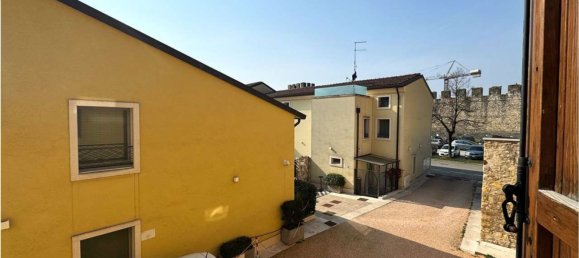 Estudio en Soave, Italy No. 276464 2