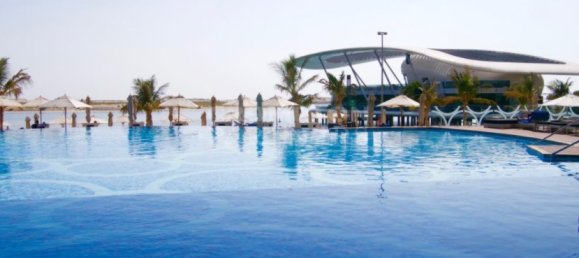 Apartamento de 2 dormitorios en Corniche Road, UAE No. 5276 13