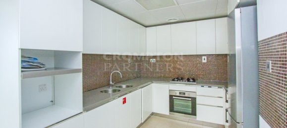 Apartamento de 2 dormitorios en Corniche Road, UAE No. 5276 9