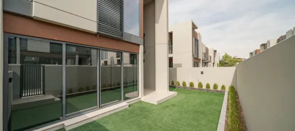 4 bedrooms Villa for sale in Dubai Land, Dubai, UAE № 108333 2