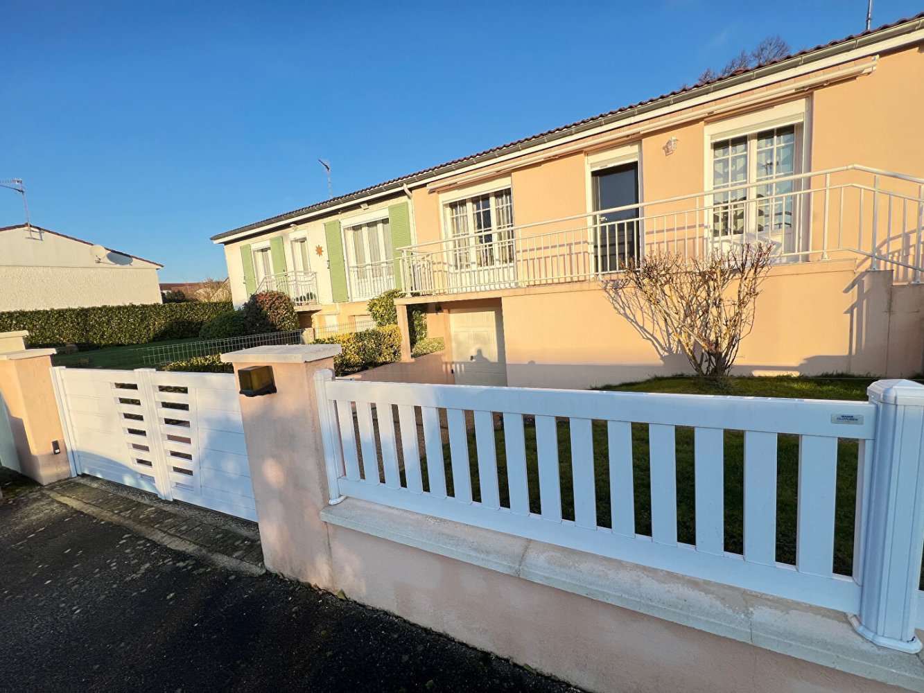 3 chambres Maison à Chevigny-Saint-Sauveur, France No. 203433