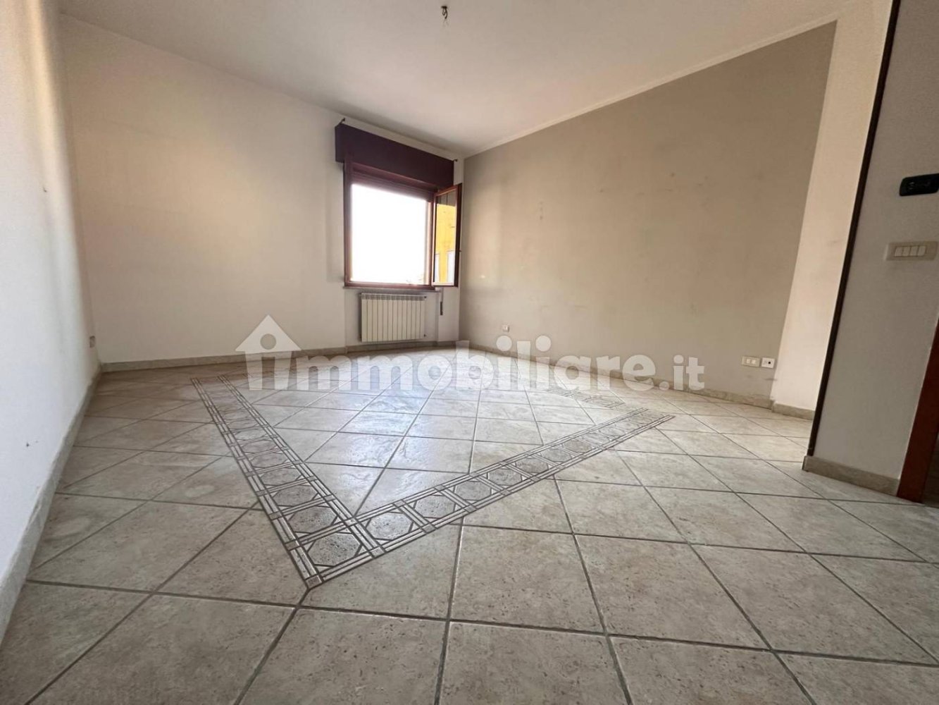 Квартира с 2 спальнями в Курти, Италия № 90852