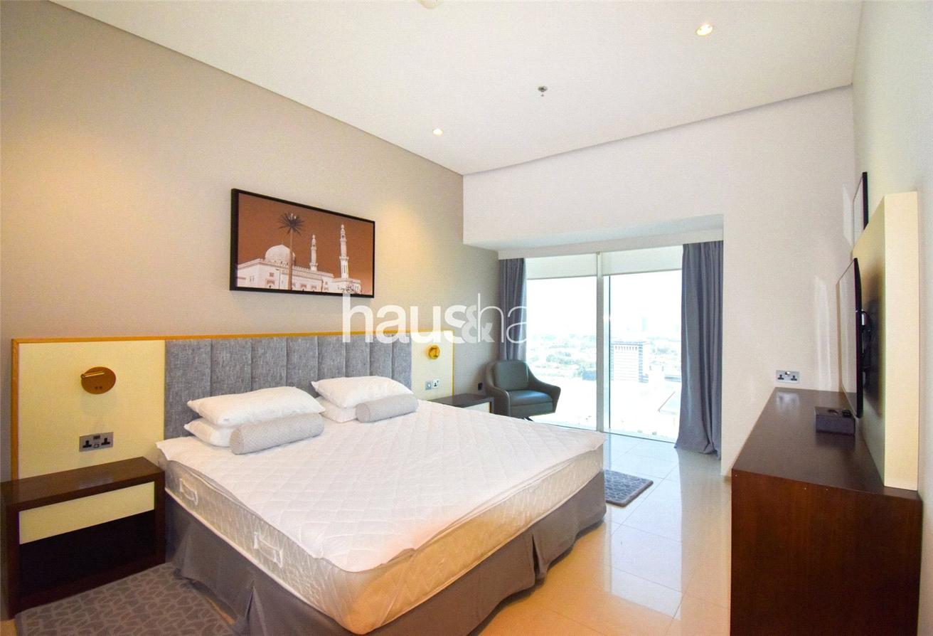 Квартира с 2 спальнями в Sheikh Zayed Road, ОАЭ № 100496