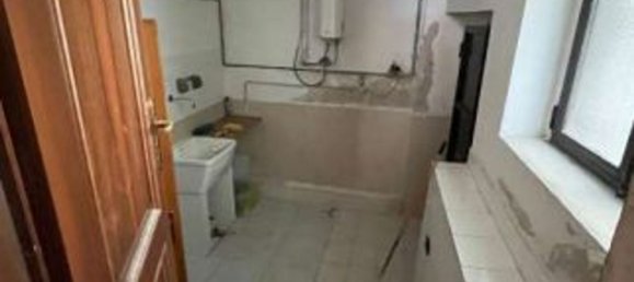 Propriété commerciale à Azzate, Italy 97m² No. 98221 6