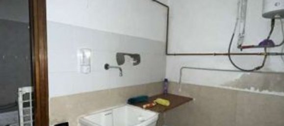 Propriété commerciale à Azzate, Italy 97m² No. 98221 7