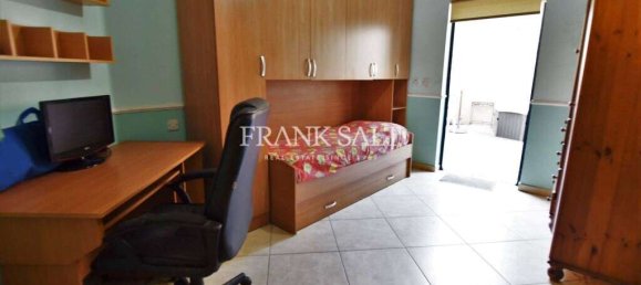 3 bedrooms Apartment in Pieta, Malta No. 9666 10