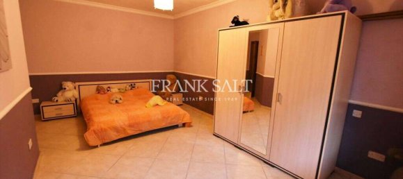 3 bedrooms Apartment in Pieta, Malta No. 9666 9
