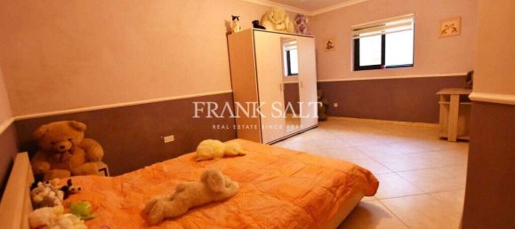 3 bedrooms Apartment in Pieta, Malta No. 9666 8