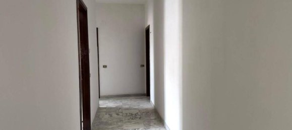 Квартира с 3 комнатами в Авеццано, Италия № 151222 4