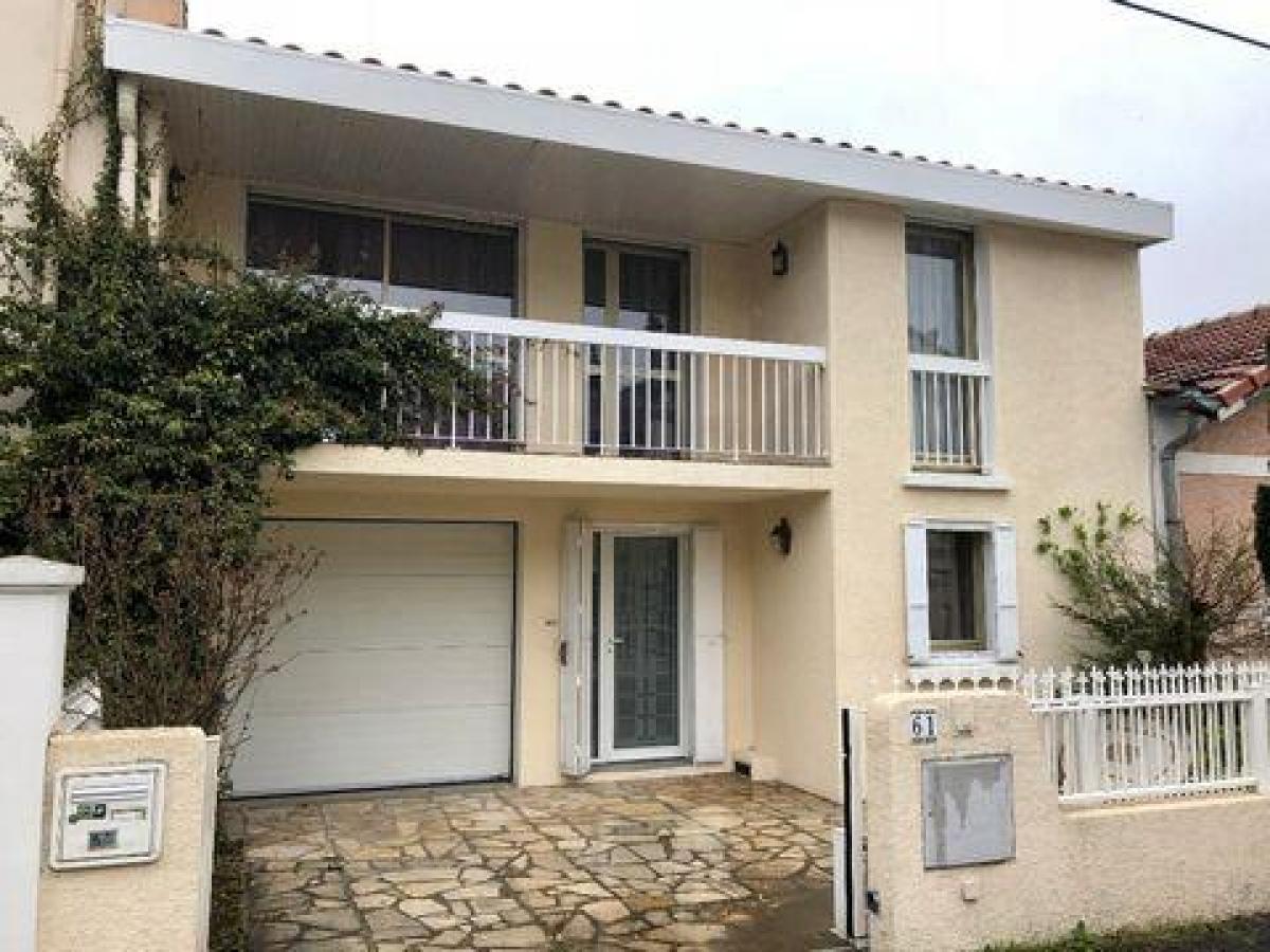 4 bedrooms House in Carcassonne, France No. 24406