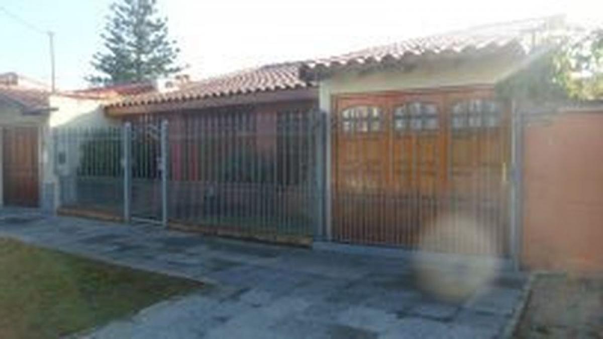 4 bedrooms House in Lomas de Zamora, Argentina No. 10903