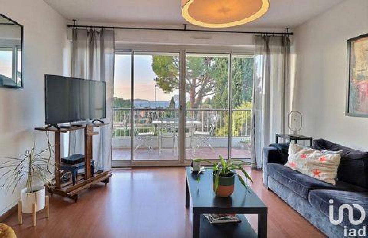 2 bedrooms Condo in La Ciotat, France No. 3584