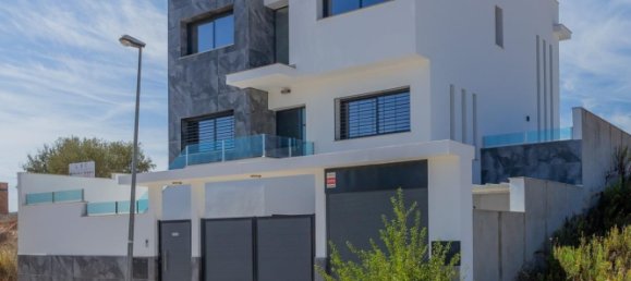 4 bedrooms House in Granada, Spain No. 166460 3