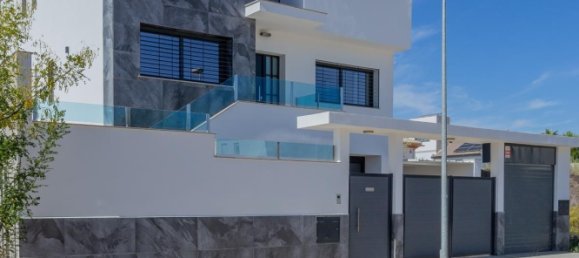 4 bedrooms House in Granada, Spain No. 166460 2