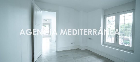 Дом с 5 спальнями в Валенсия, Испания № 136760 36