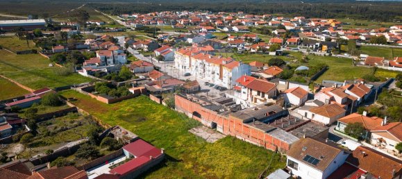 204m² Commercial property in Vieira de Leiria, Portugal No. 65797 37