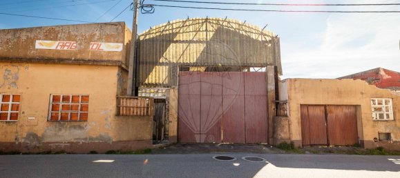 204m² Commercial property in Vieira de Leiria, Portugal No. 65797 30