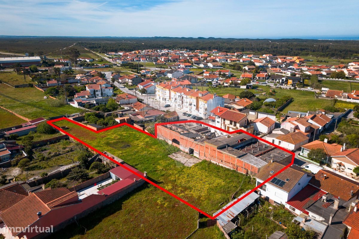 204m² Commercial property in Vieira de Leiria, Portugal No. 65797