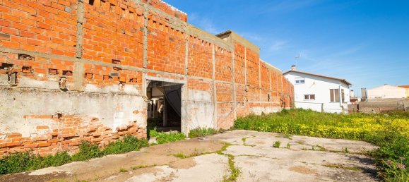 204m² Commercial property in Vieira de Leiria, Portugal No. 65797 17