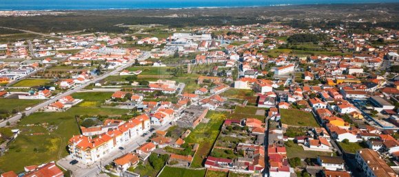 204m² Commercial property in Vieira de Leiria, Portugal No. 65797 33