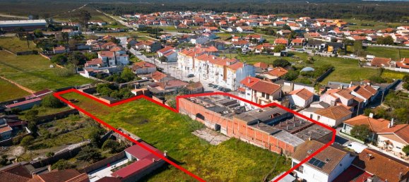 204m² Commercial property in Vieira de Leiria, Portugal No. 65797 11