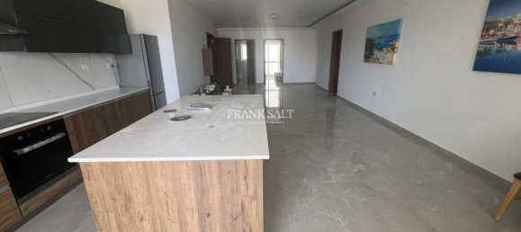 3 chambres Appartement à Fgura, Malta No. 8182 2