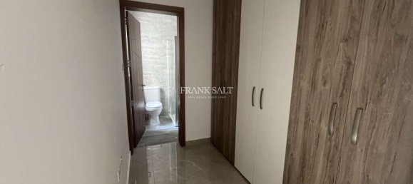 3 chambres Appartement à Fgura, Malta No. 8182 9