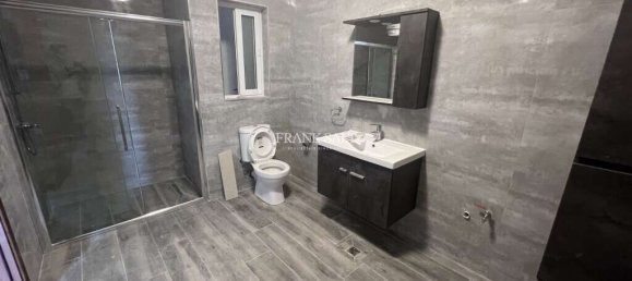 3 chambres Appartement à Fgura, Malta No. 8182 8